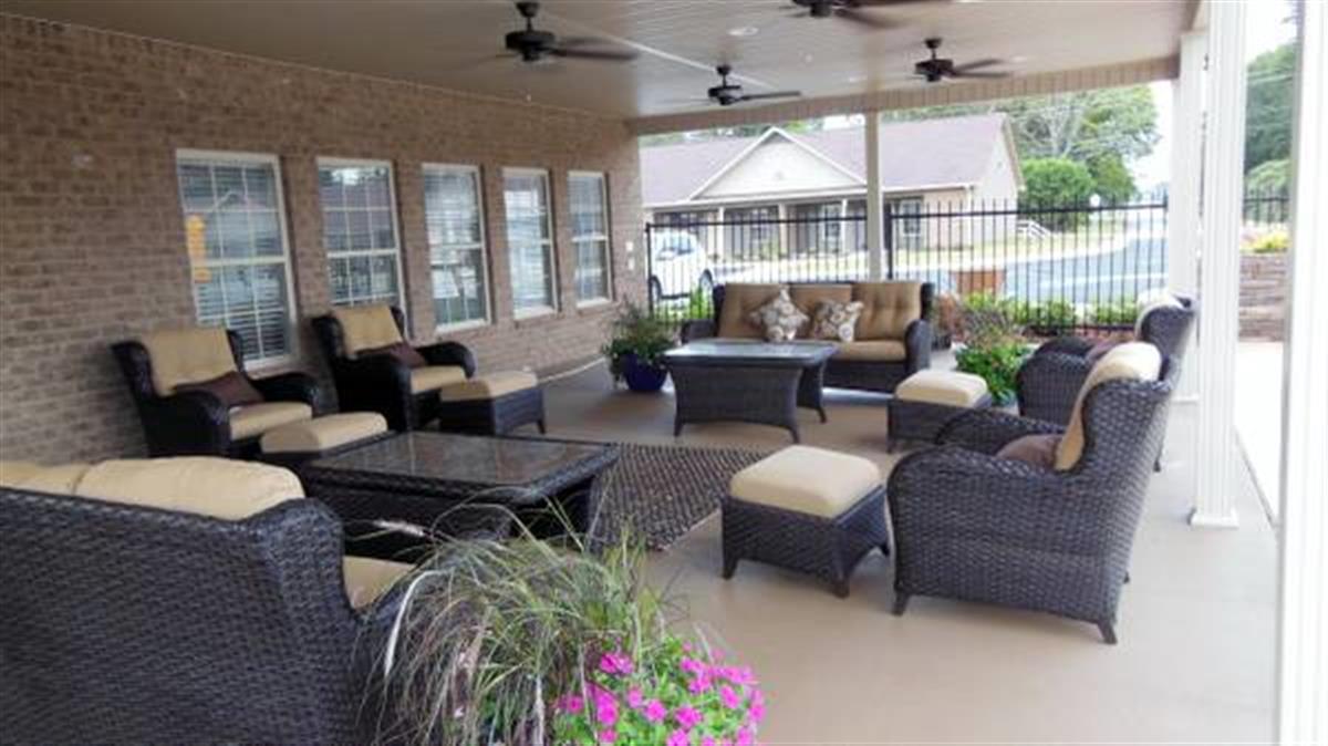 Royal Crest Apartments - Apartment in Muscle Shoals, AL